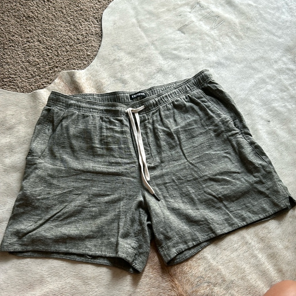EXPRESS men's XL linen hunter green shorts